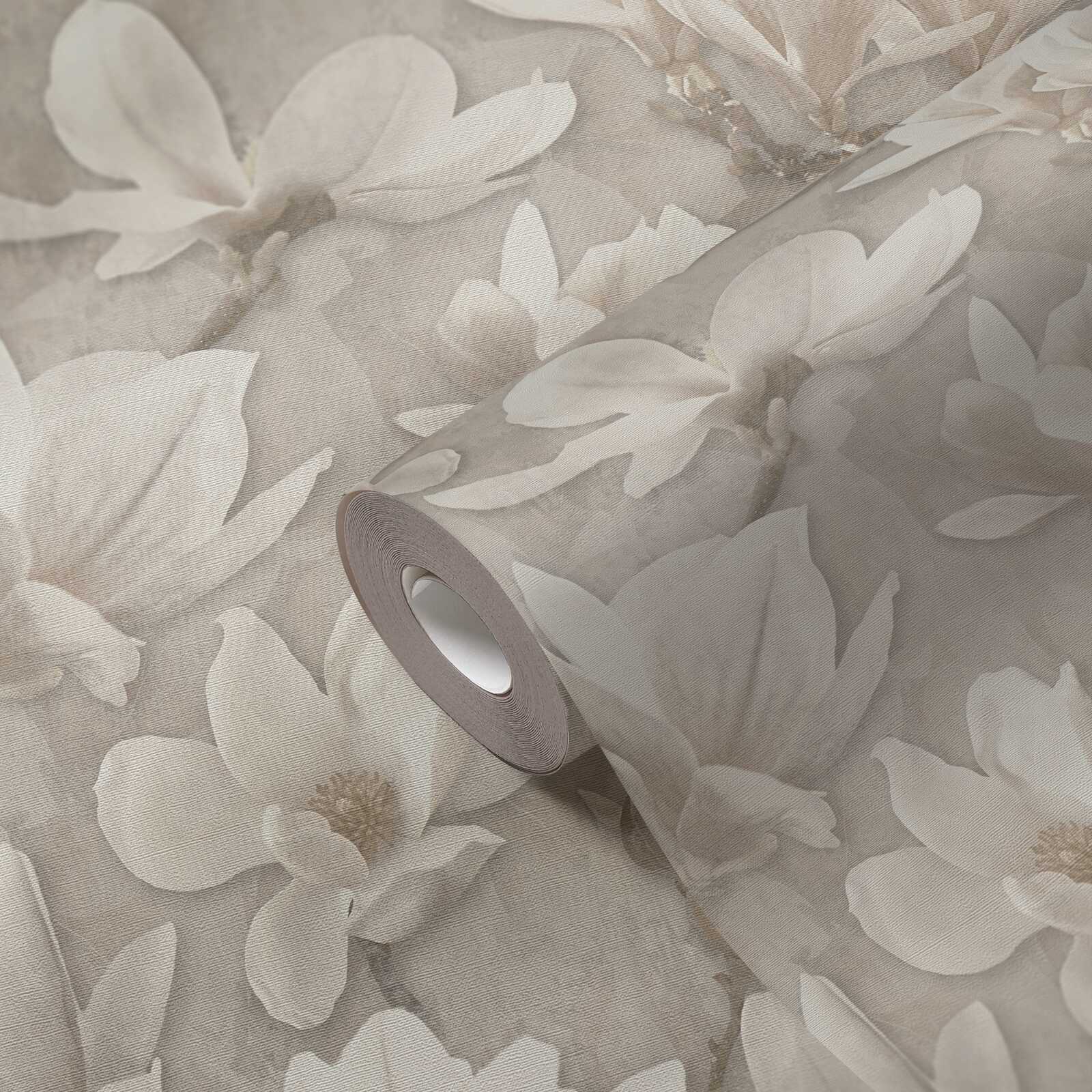             Vliestapete mit all over Magnolien Blumenmotiv Print – Beige, Creme, Weiß
        