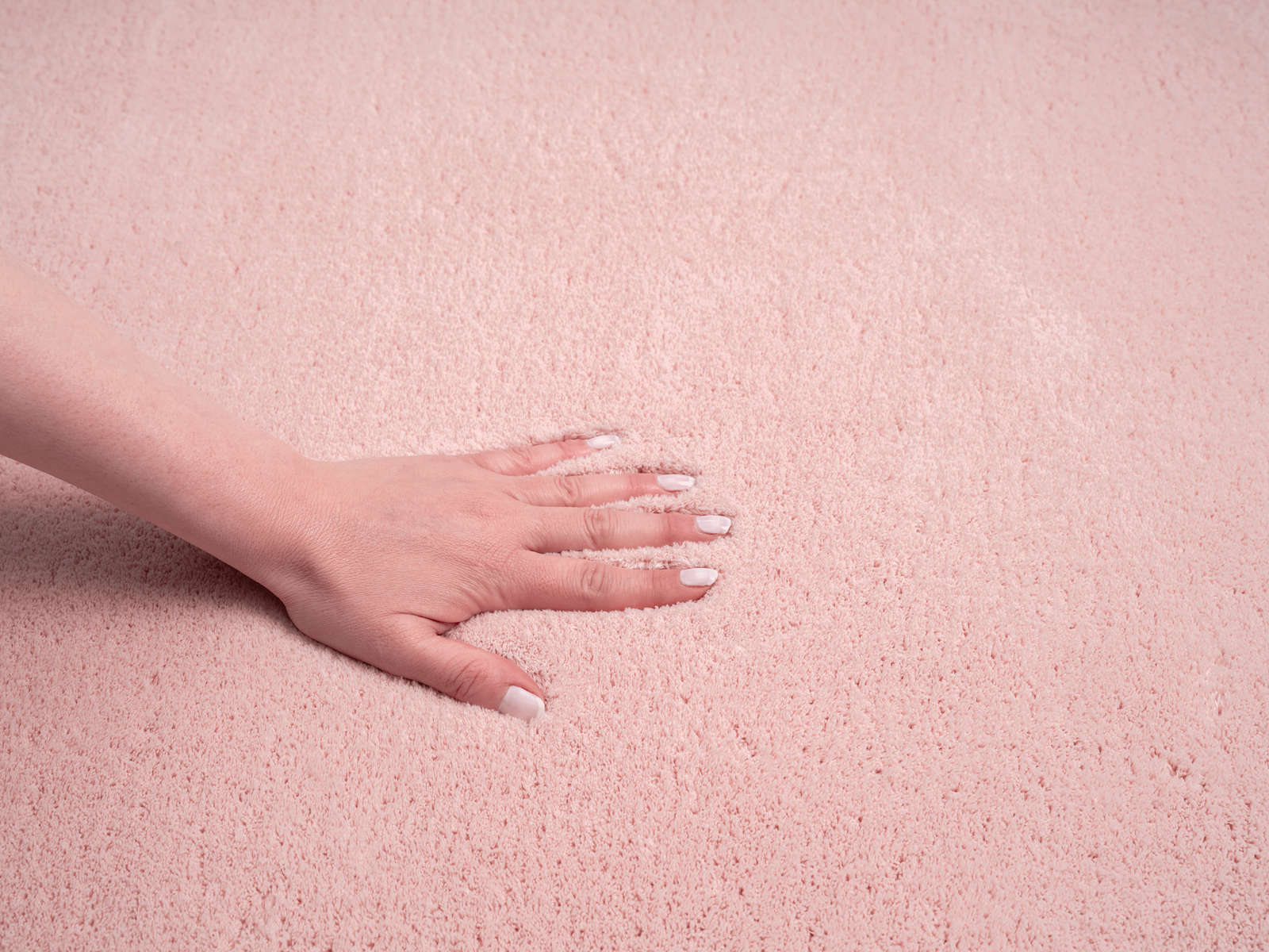             Zarter Hochflor Teppich in Rosa – 230 x 160 cm
        