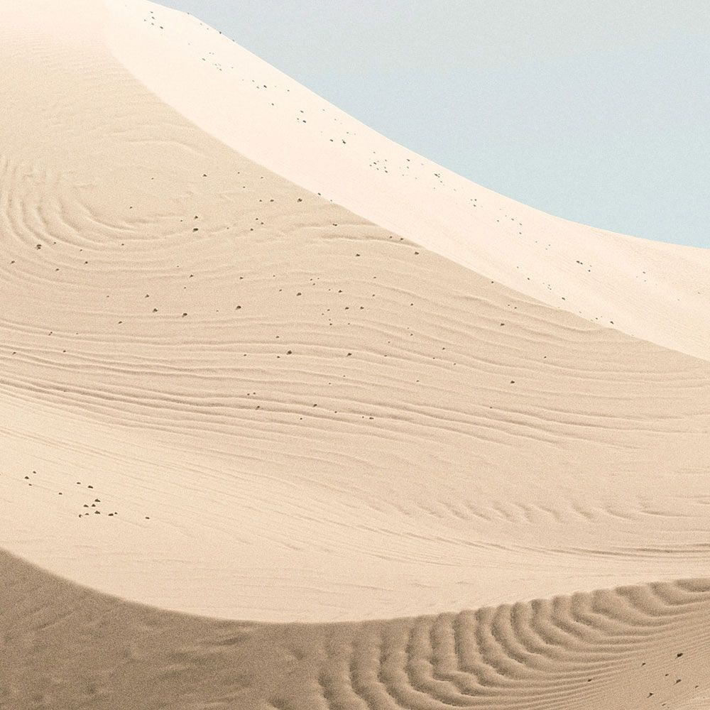             Fototapete »dunes« - pastellfarbige Wüstenlandschaft – Glattes, leicht perlmutt-schimmerndes Vlies
        