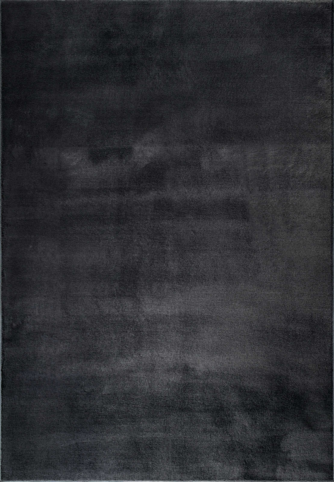             Kuschelweicher Hochflor Teppich in Schwarz – 340 x 240 cm
        