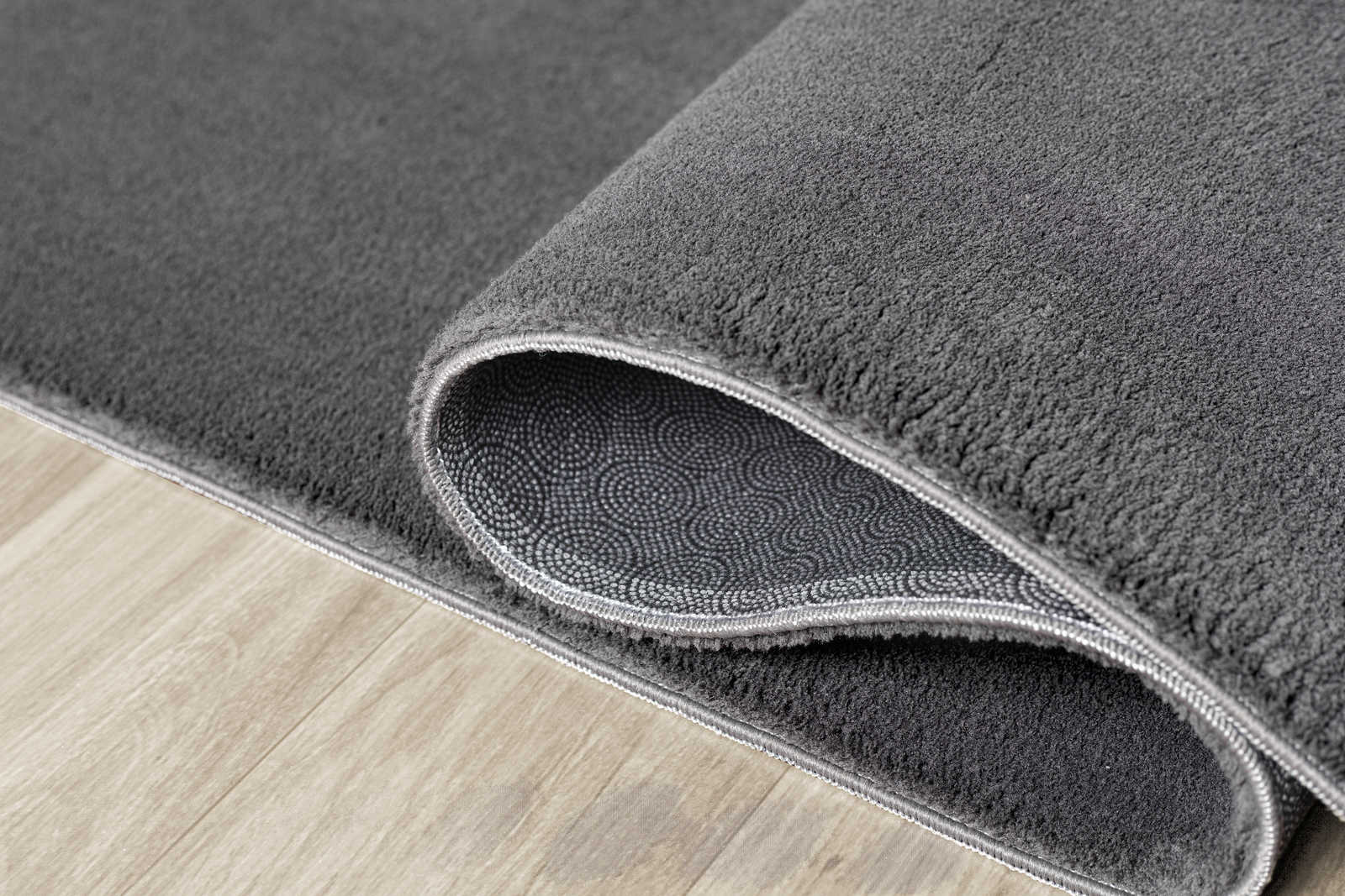             Flauschiger Hochflor Teppich in Anthrazit – 230 x 160 cm
        