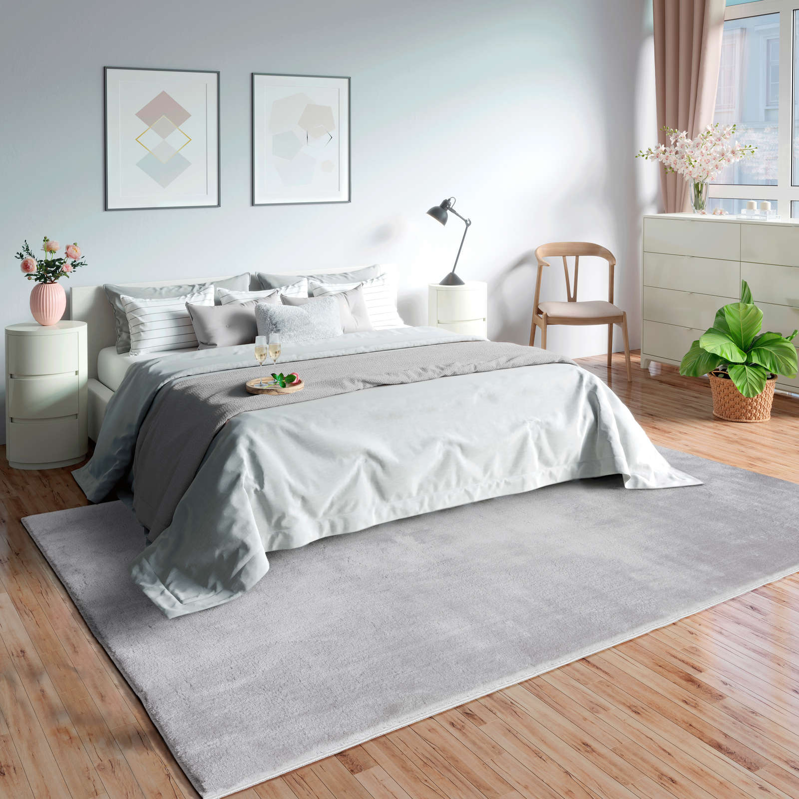             Feiner Hochflor Teppich in Grau – 230 x 160 cm
        