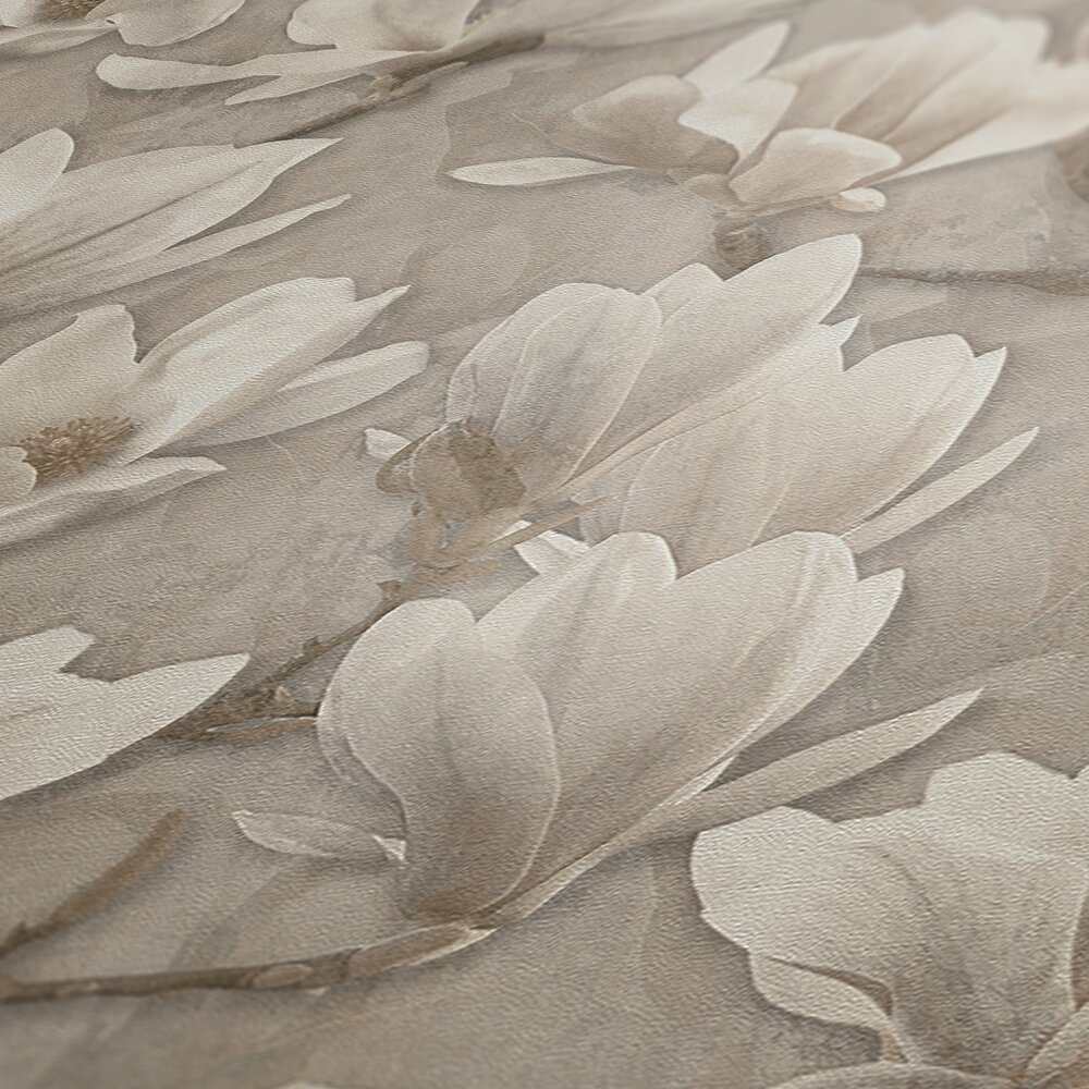             Vliestapete mit all over Magnolien Blumenmotiv Print – Beige, Creme, Weiß
        