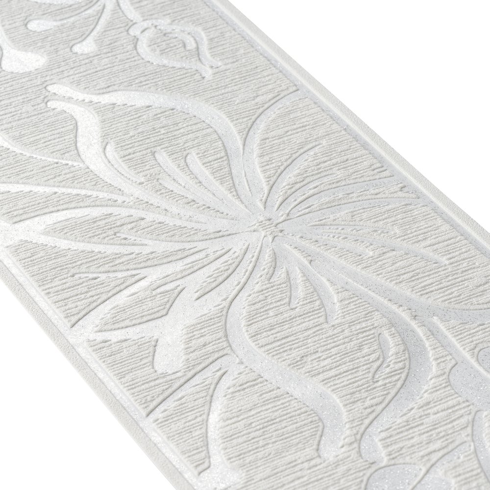             Tapetenborte Weiß mit Blumenmuster & Strukturdesign
        