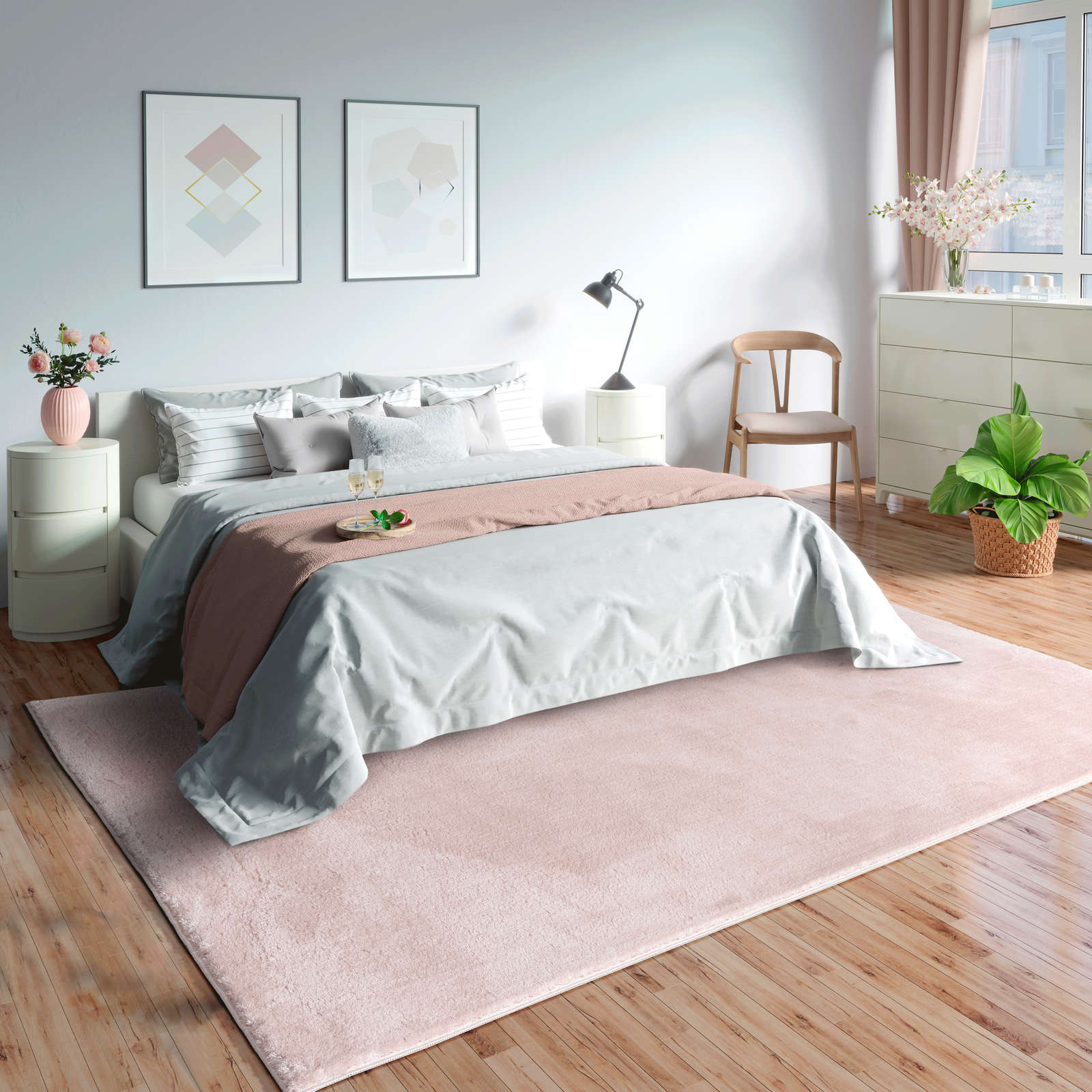             Zarter Hochflor Teppich in Rosa – 340 x 240 cm
        